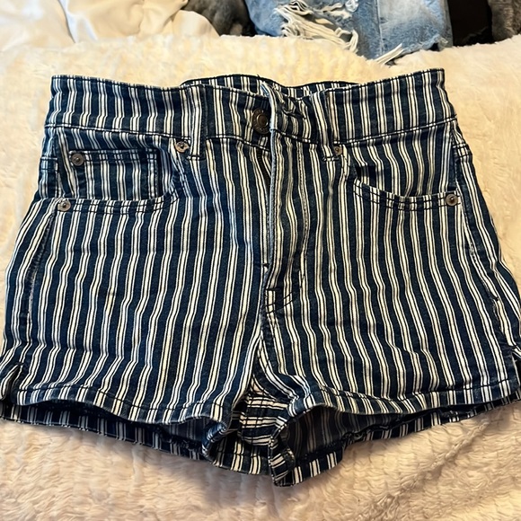 American Eagle Outfitters Pants - American eagle shorts